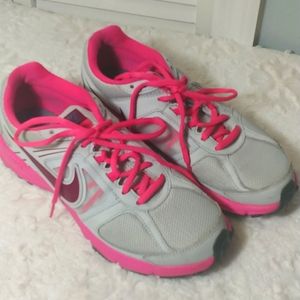 Nike Women's Air Relentless 3 running sneakers Sz 7.5